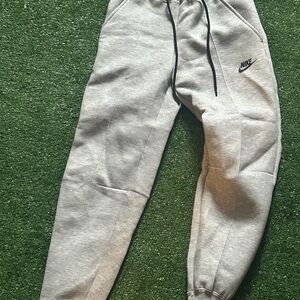 Women’s Nike Tech Pants size XS
